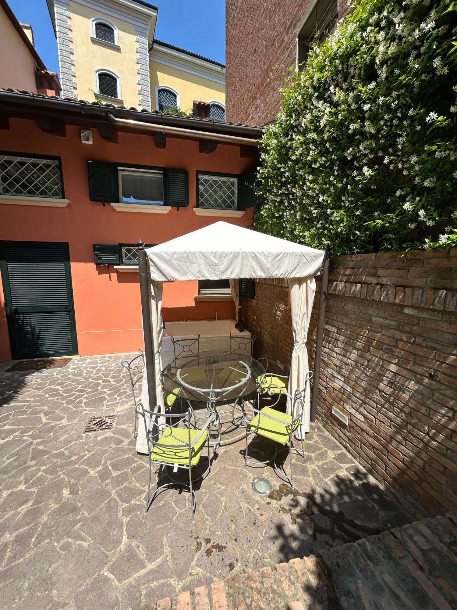 Isaia Garden -Private Garden Spa Bath Bolognarooms Exteriör bild